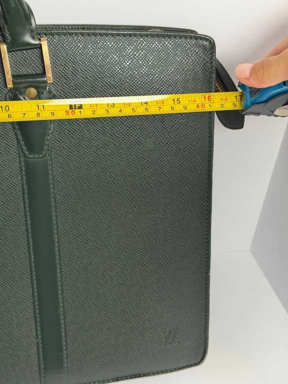 Louis Vuitton Porte-Documents Green Taiga Leather Business Bag